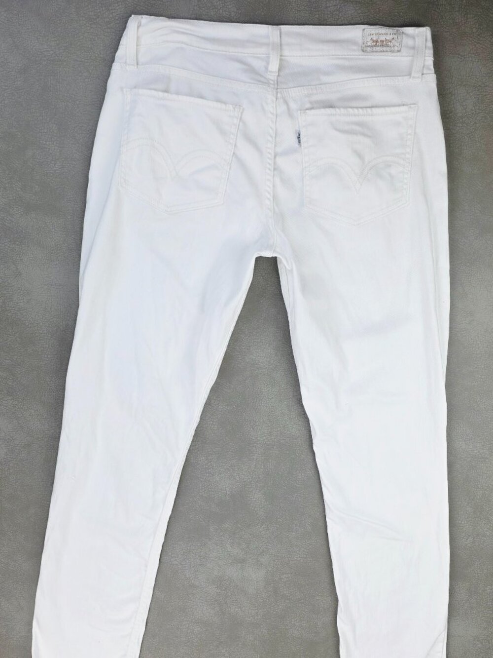 Levi's 524 Too Superlow Size 11 Juniors Womens 32 Inch Inseam White Denim Jeans